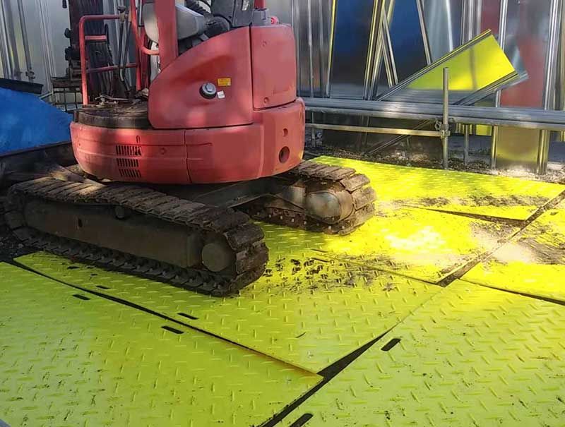 革新工程臨時鋪路方案，歐科塑業(yè)聚乙烯鋪路板升級換代